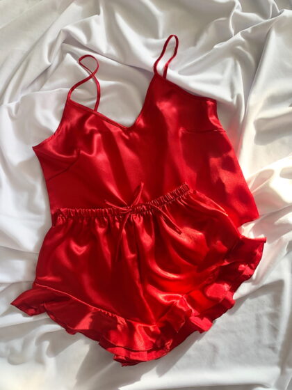 Satynowa piżama z falbanką FRILL - czerwień